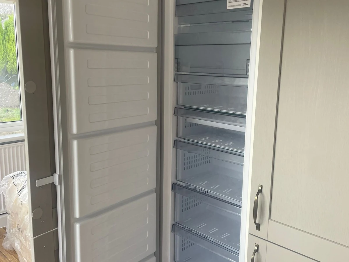 kitchen-fitting-completed-full-height-grey-run-room-wide-view-swansea-daffodil-carpentry kitchen fitting completed full height grey run room wide view swansea daffodil carpentry